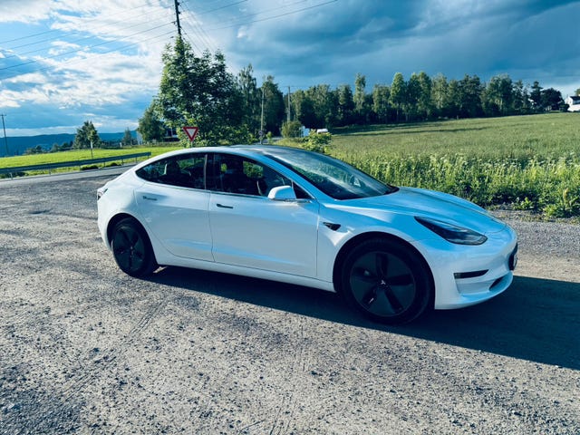 5YJ3E7EA3KF340370 2019 TESLA MODEL 3-4
