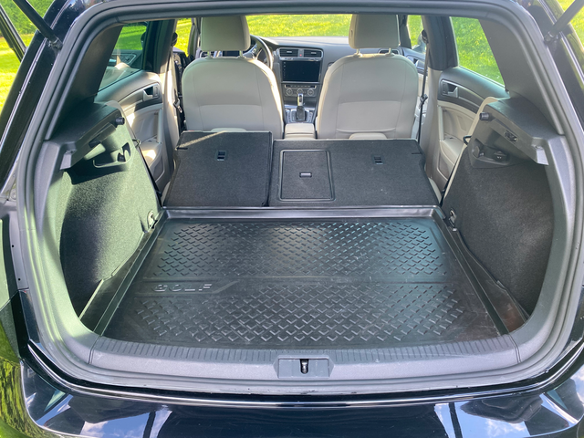 2019 VOLKSWAGEN GOLF - 11