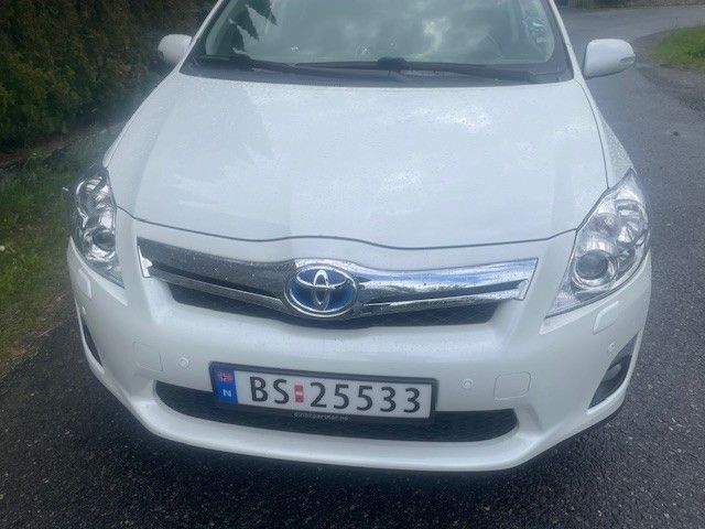 SB1KS56EX0E029984 2011 TOYOTA AURIS-2