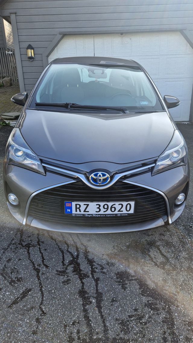 VNKKD3D340A218964 2016 TOYOTA YARIS-1