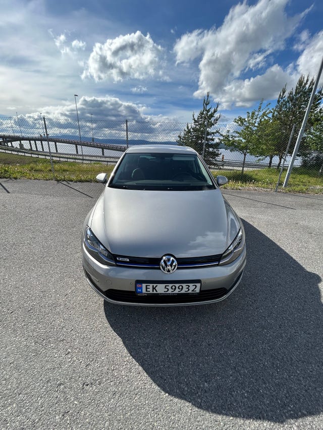 WVWZZZAUZJW903015 2018 VOLKSWAGEN GOLF-4