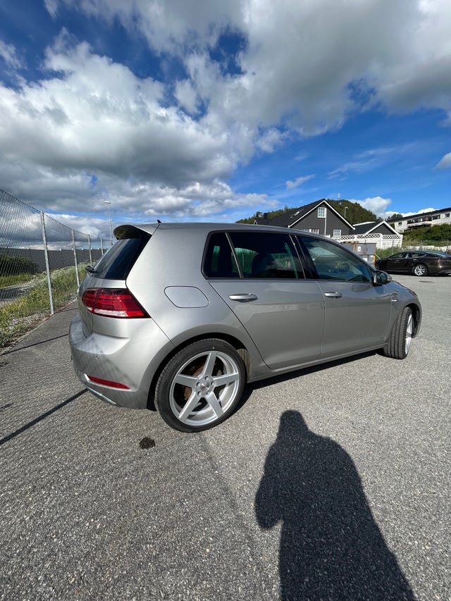 WVWZZZAUZJW903015 2018 VOLKSWAGEN GOLF-3