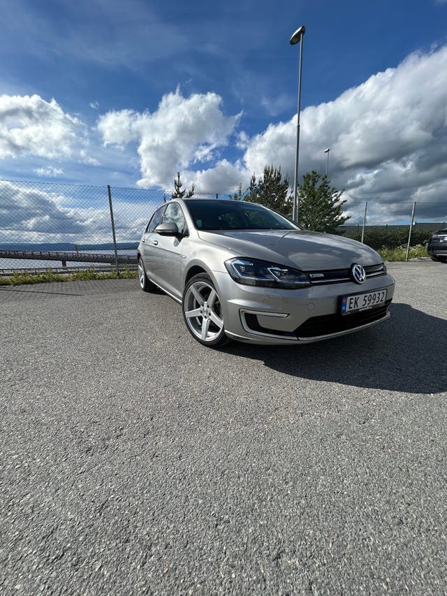 WVWZZZAUZJW903015 2018 VOLKSWAGEN GOLF-0