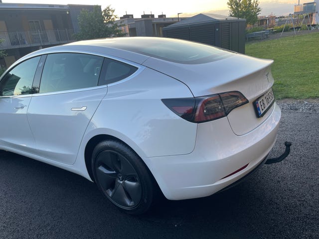 5YJ3E7EB9KF489939 2019 TESLA MODEL 3-4