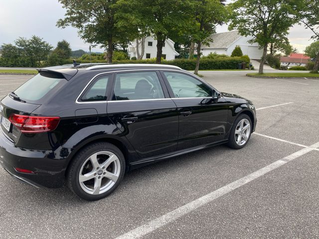 WAUZZZ8V8JA118677 2018 AUDI A3-3