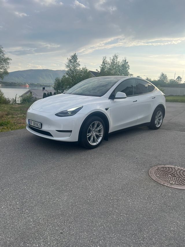 2023 TESLA MODEL Y - 2