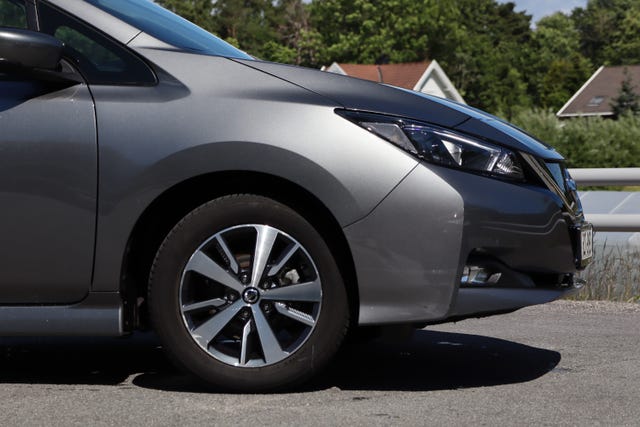 2021 NISSAN LEAF - 10