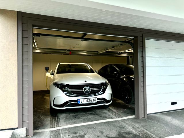 2021 MERCEDES-BENZ EQC - 14