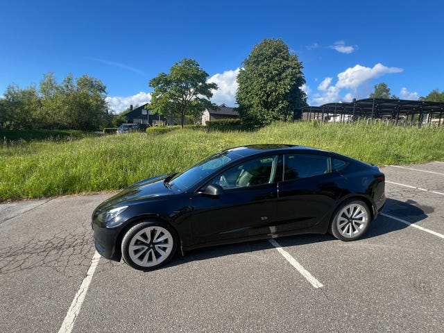 5YJ3E7EA1MF889049 2021 TESLA MODEL 3-1