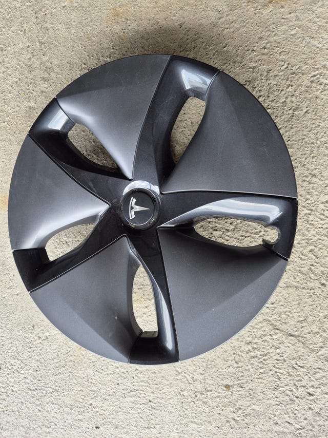 5YJ3E7EB1KF316416 2019 TESLA MODEL 3-5