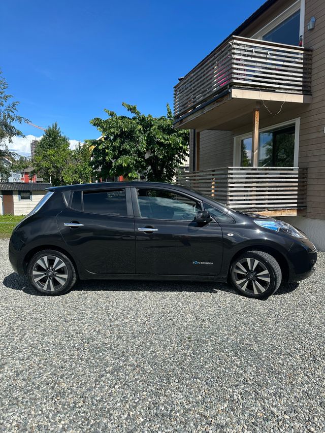 2017 NISSAN LEAF - 2