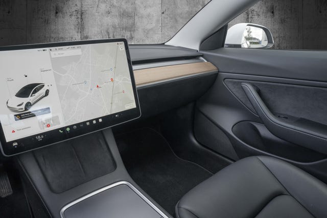2021 TESLA MODEL 3 - 25
