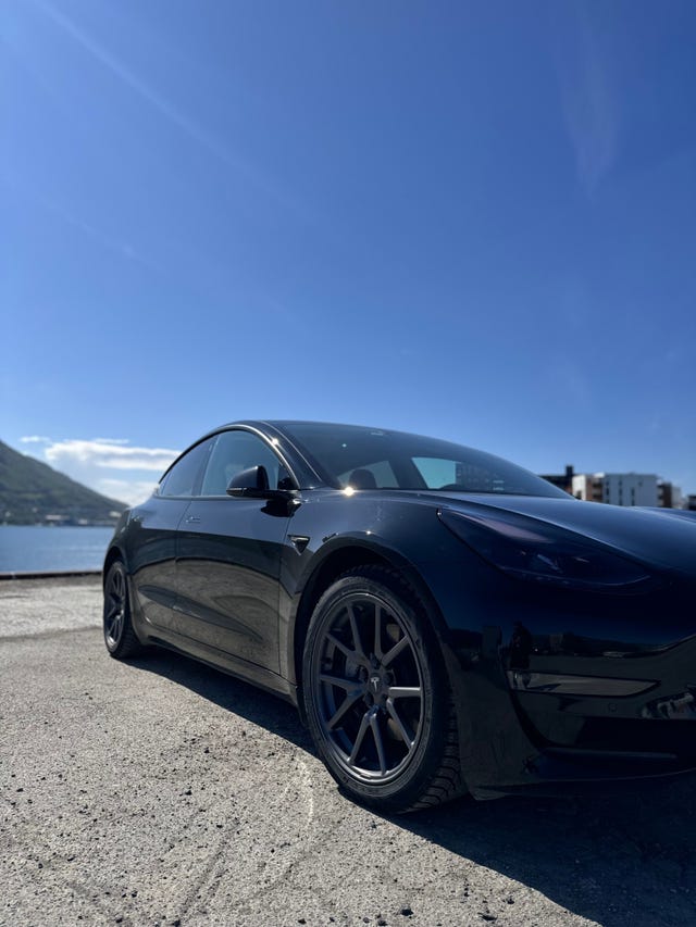 5YJ3E7EB5MF941081 2021 TESLA MODEL 3-4
