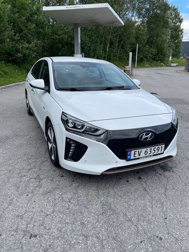 KMHC851HFKU043815 2019 HYUNDAI IONIQ-2