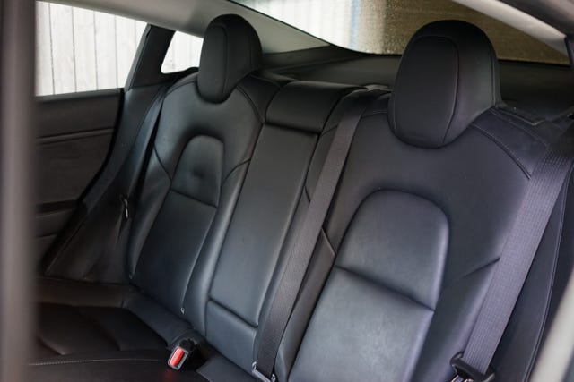 5YJ3E7EB7KF220340 2019 TESLA MODEL 3-5