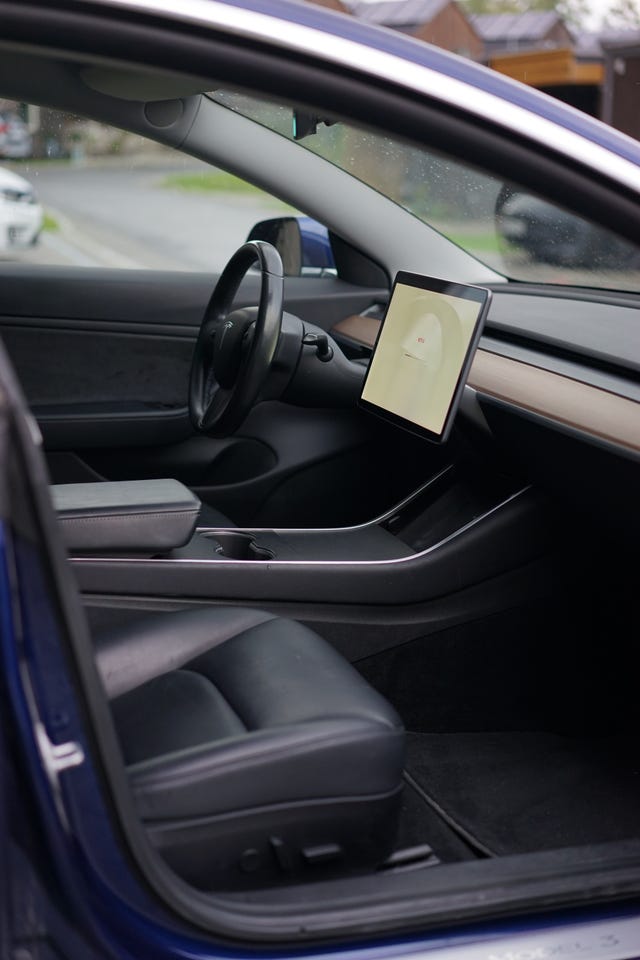 5YJ3E7EB7KF220340 2019 TESLA MODEL 3-2