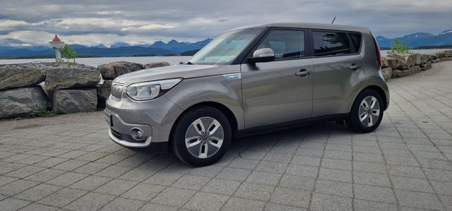 KNAJX81EFK7039909 2019 KIA SOUL-5