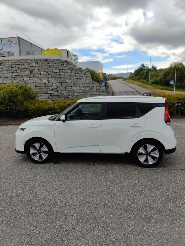 2021 KIA SOUL - 32