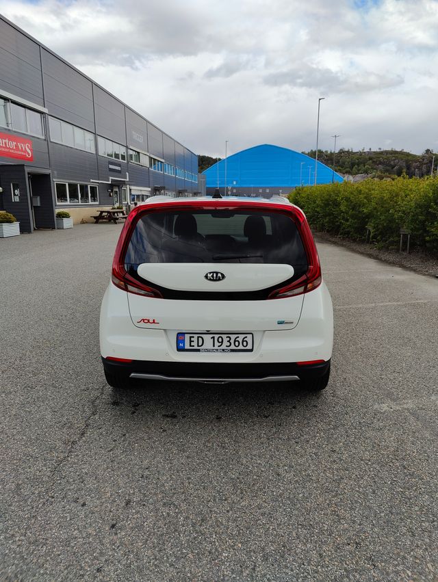 2021 KIA SOUL - 30