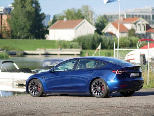 5YJ3E7EC1MF965113 2021 TESLA MODEL 3-1