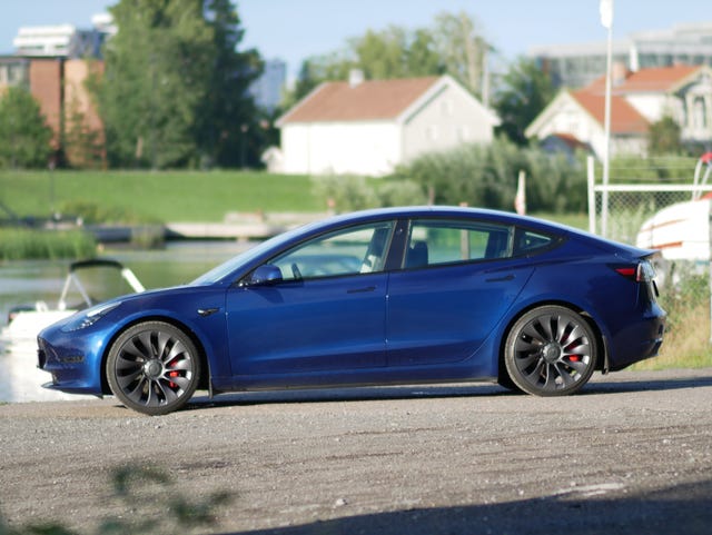 5YJ3E7EC1MF965113 2021 TESLA MODEL 3-2