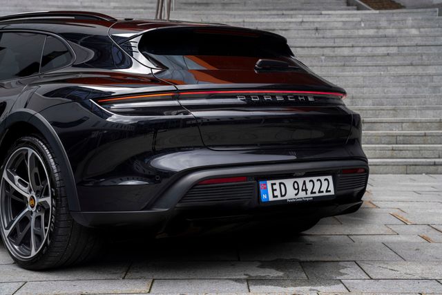 2022 PORSCHE TAYCAN - 7