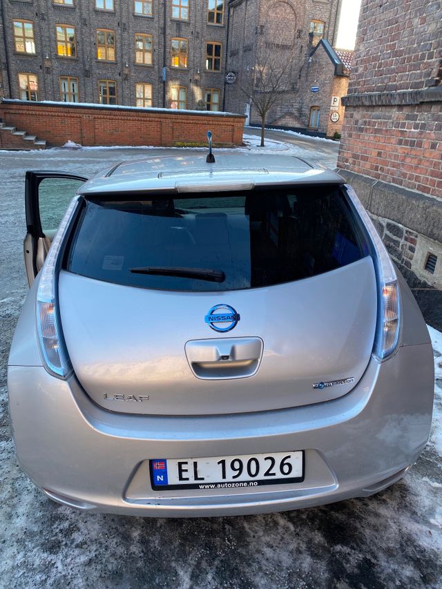 2012 NISSAN LEAF - 2