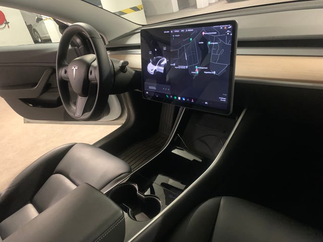 2019 TESLA MODEL 3 - 8