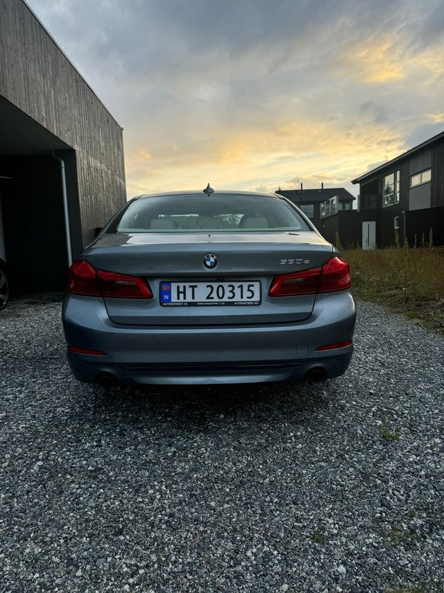 2017 BMW 5-SERIE - 11