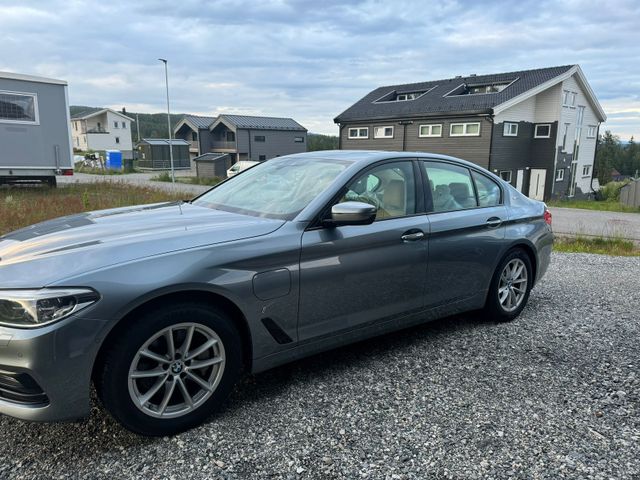 2017 BMW 5-SERIE - 13