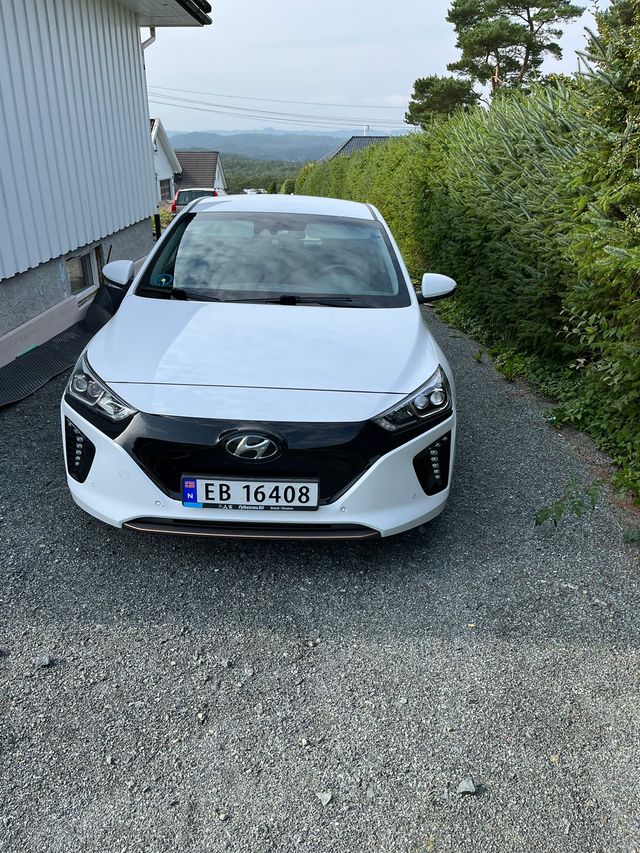 KMHC851HFKU047877 2019 HYUNDAI IONIQ-1