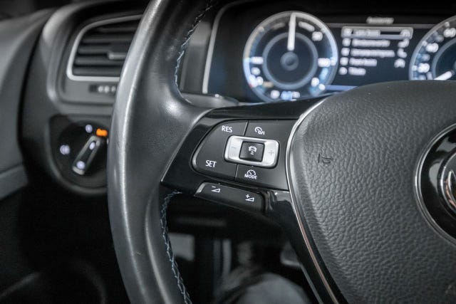2018 VOLKSWAGEN GOLF - 23