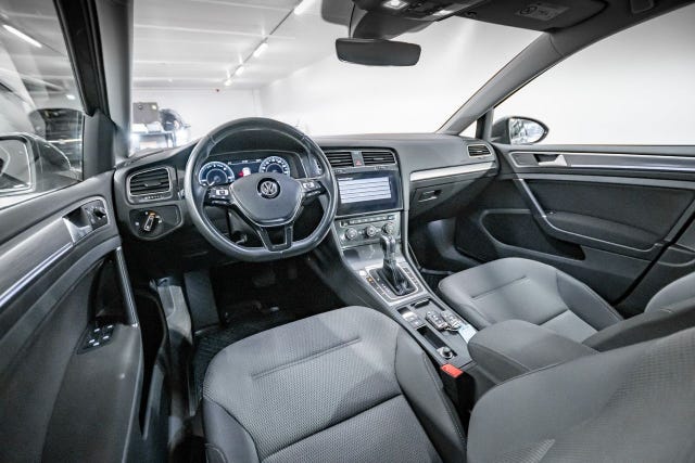 2018 VOLKSWAGEN GOLF - 27