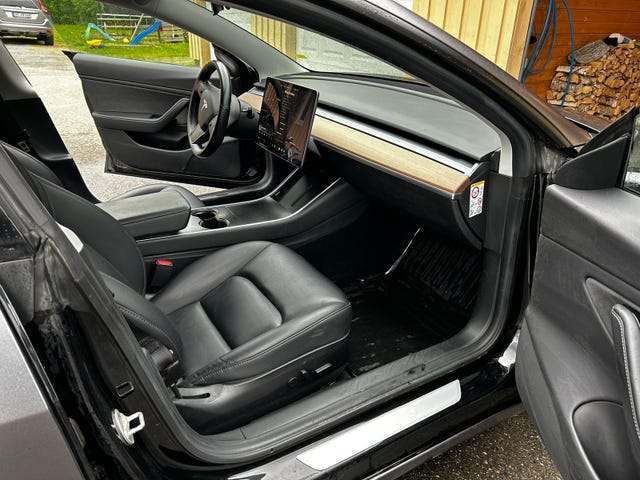 2019 TESLA MODEL 3 - 16