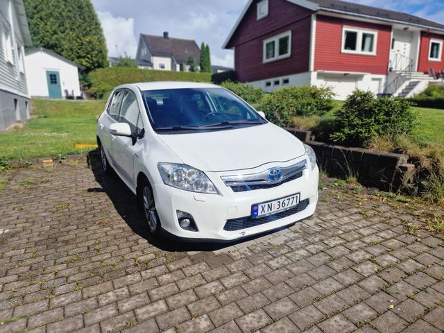 2010 TOYOTA AURIS - 11