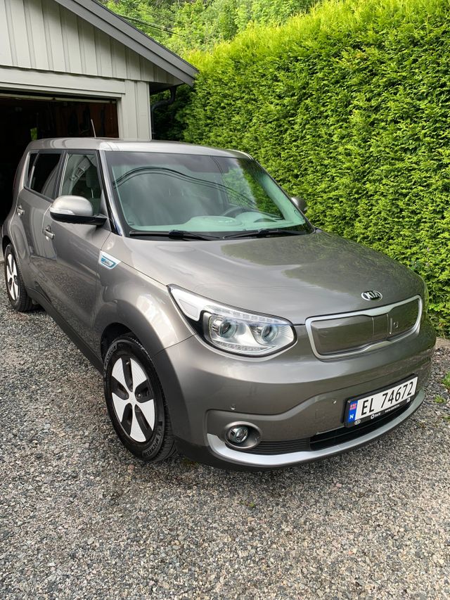 KNAJX81EFG7005533 2016 KIA SOUL-0