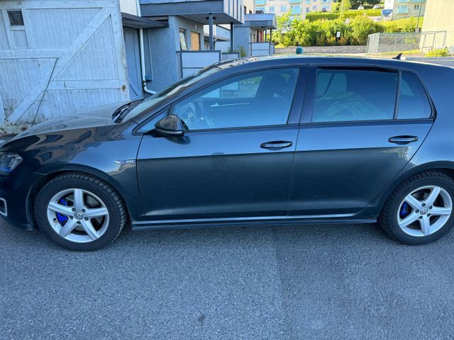 WVWZZZAUZGW812091 2016 VOLKSWAGEN GOLF-2