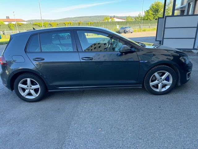 WVWZZZAUZGW812091 2016 VOLKSWAGEN GOLF-1