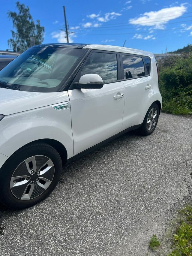 2017 KIA SOUL - 10