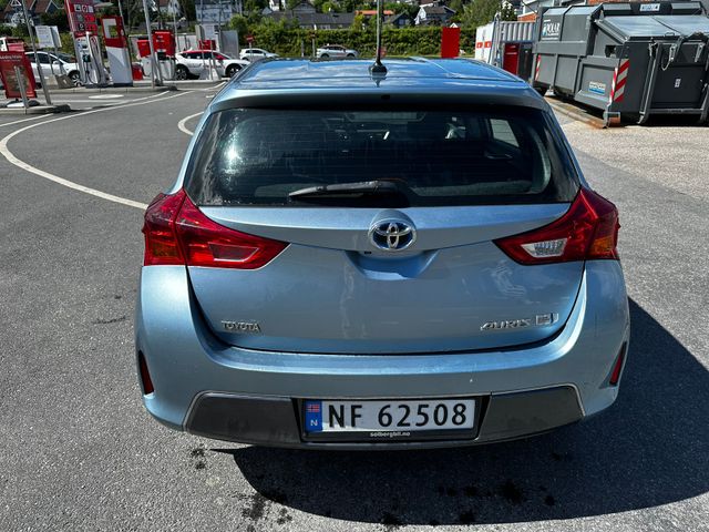 SB1MS3JE80E017787 2013 TOYOTA AURIS-5