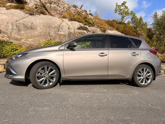 2015 TOYOTA AURIS - 9