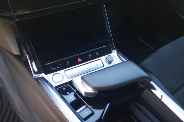 2020 AUDI E-TRON - 9