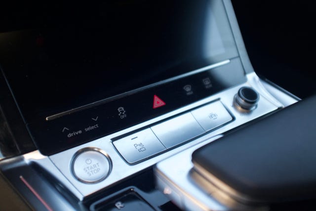 2020 AUDI E-TRON - 10