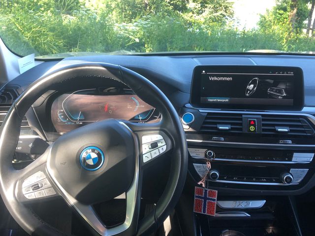 2021 BMW IX3 - 10