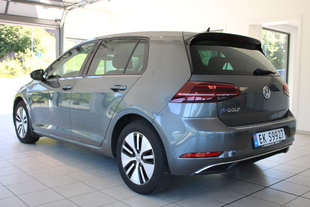 WVWZZZAUZJW911151 2018 VOLKSWAGEN GOLF-4