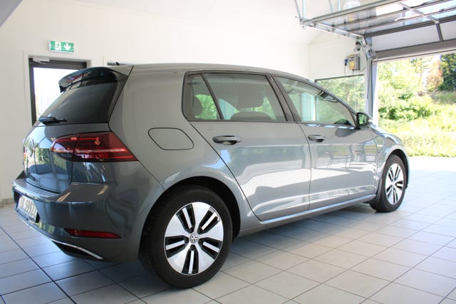2018 VOLKSWAGEN GOLF - 9