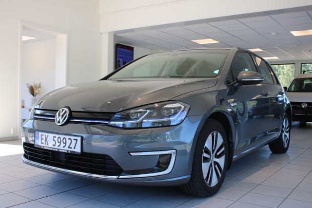 WVWZZZAUZJW911151 2018 VOLKSWAGEN GOLF-3