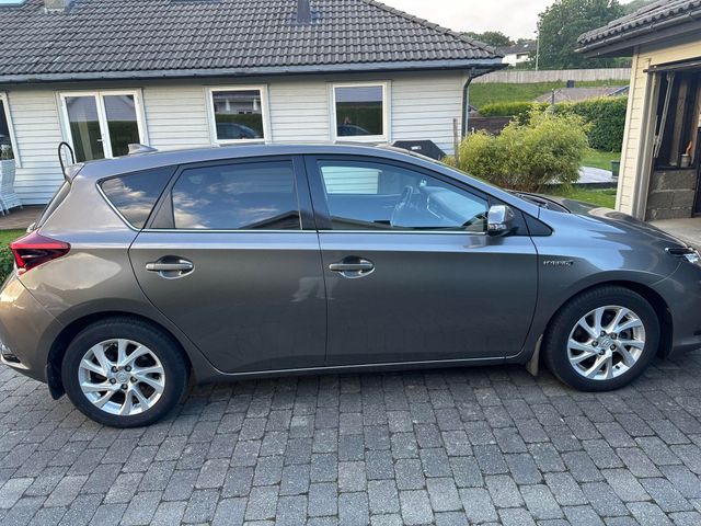 SB1MS3JE60E356600 2017 TOYOTA AURIS-2