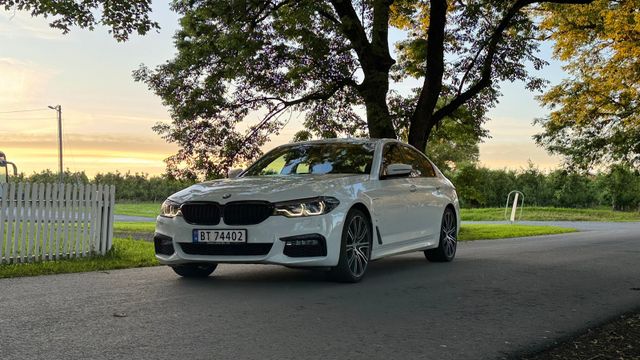 2017 BMW 5-SERIE - 11