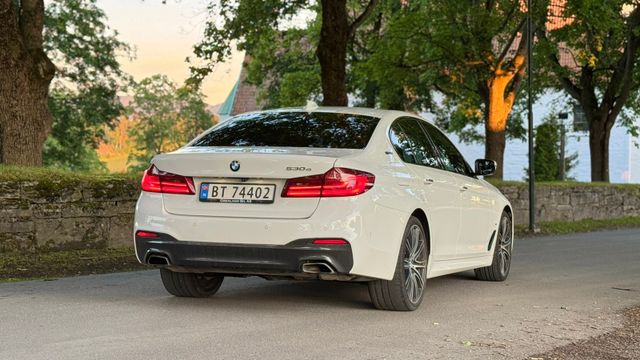 2017 BMW 5-SERIE - 16